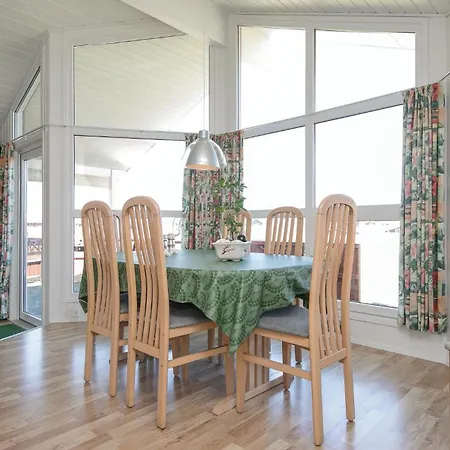 Three-bedroom In Hjørring