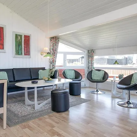 Three-bedroom In Hjørring